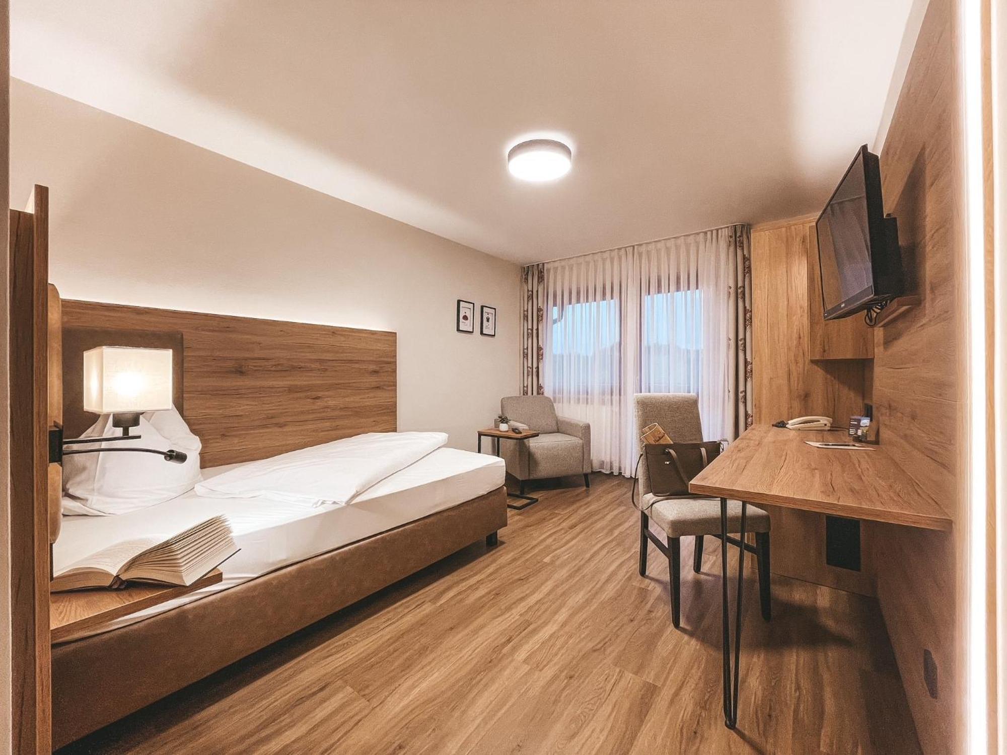 Hotel Badischer Hof 比伯拉赫 外观 照片